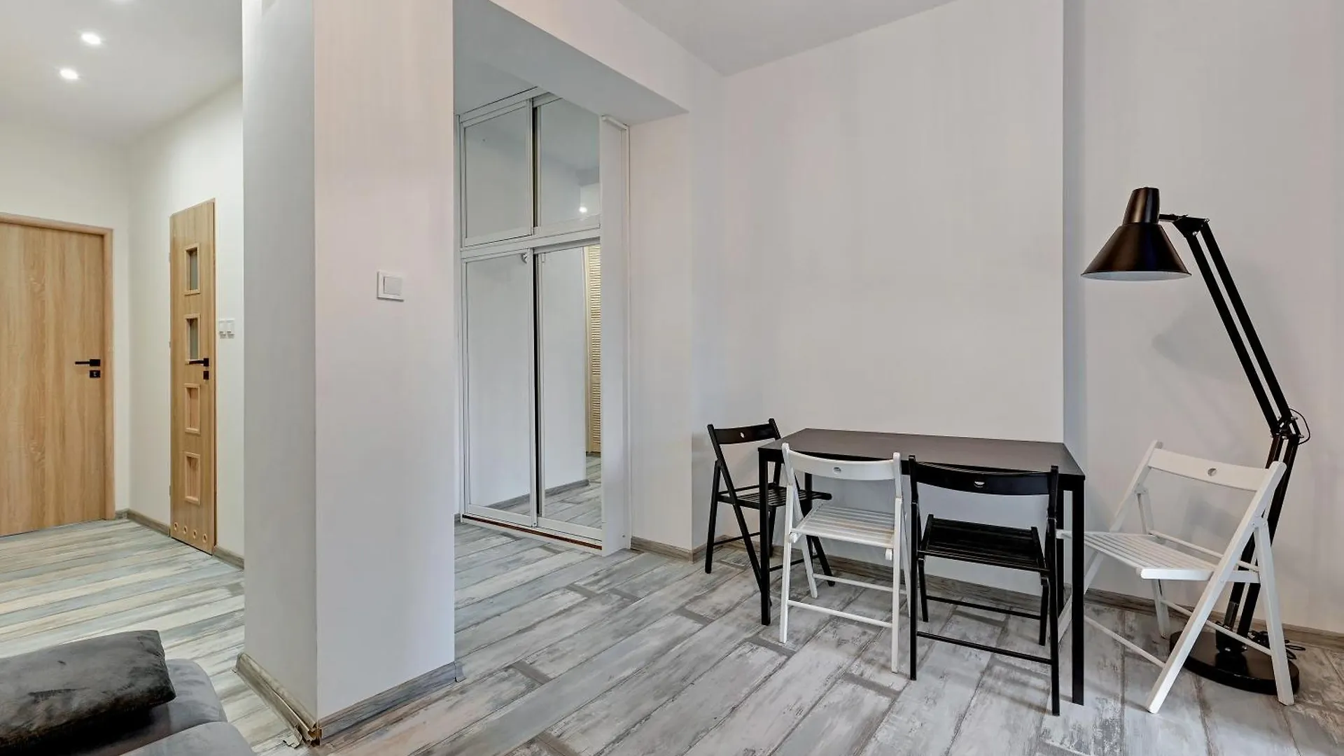 Dom & House - Apartments Old Town Ogarna